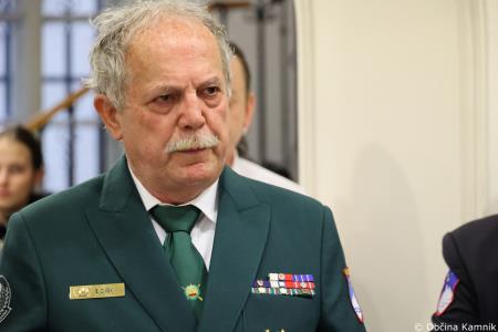 V prostorih občinske stavbe na ogled razstava literarnih in likovnih del na temo Častni občan Kamnika (41)